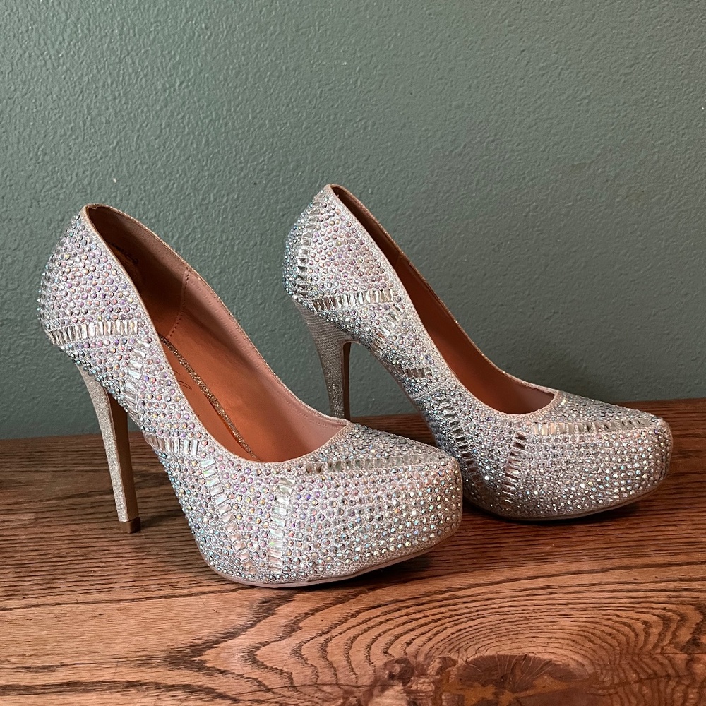 Lauren Lorraine Beautiful Silver Shimmer Sparkling Spike Heels   Size 8.5 - Picture 3 of 13